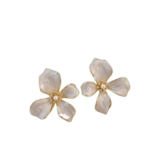 Niche retro oil dripping four-leaf flower stud earrings female design sense personality simple versatile temperament fashion (White)