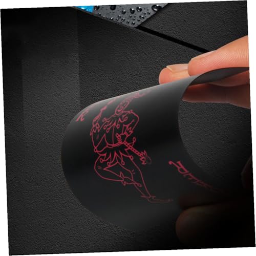 Garneck wasserdichte PVC Pokerkarten Set Rot Biegsame Langlebige Spielkarten mit Kreativem Muster Flexibles Kartenspiel für Familie und Freunde Wiederverwendbar Inkl Aufbewahrungsbox – Bild 8