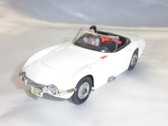 CORGI TOYOTA 2000GT 007は二度死ぬ Amazon.co.jp: 映画公開当時物 イギリス製 007は二度死ぬ CORGI
