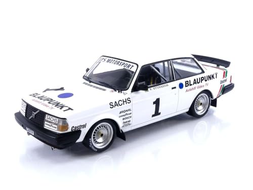 IXO VOL 240 Turbo Nurburgring 1985 1/18 idéal pour décorer un bureau