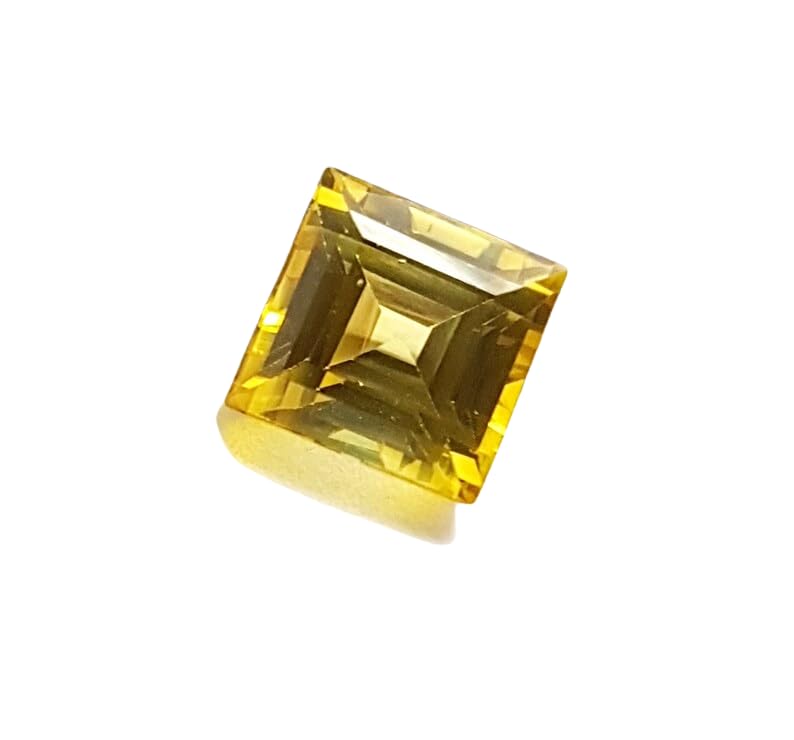 Citrine naturelle 12x12 mm carrée pour façonner un bijou chargé d'histoire et de lumière