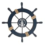 Una pieza de decoración de timón de barco de estilo mediterráneo.