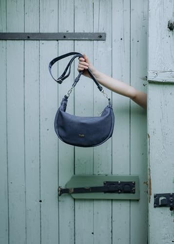 Zwei Damen Handtasche Mademoiselle.M M70 Moon-Bag 4 Liter Trend-Tasche in Halbmond-Form vielseitig als Bauchtasche Crossbody-Bag Abendtasche Umhängetasche zu tragen (nubuk-blue)