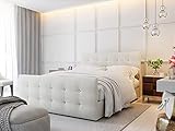 La cama está adornada con llamativos cristales. Con la cama puedes ordenar el espacio y darle un carácter interesante y universal.