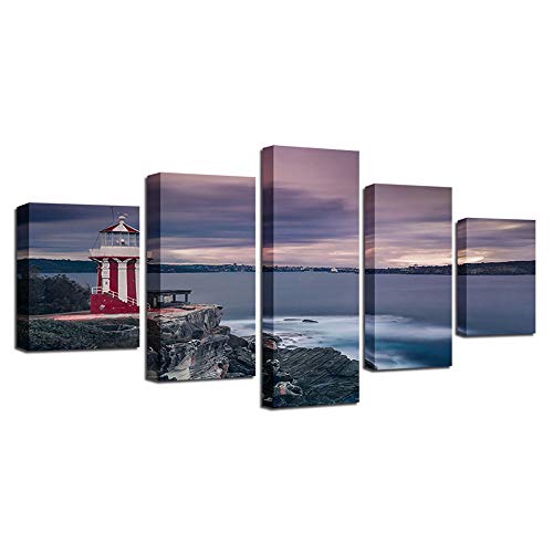 Image HD décoration murale phare en toile pour salon élégant