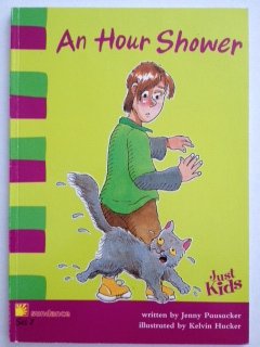 Paperback An Hour Shower (Just Kids, Set 2) Book