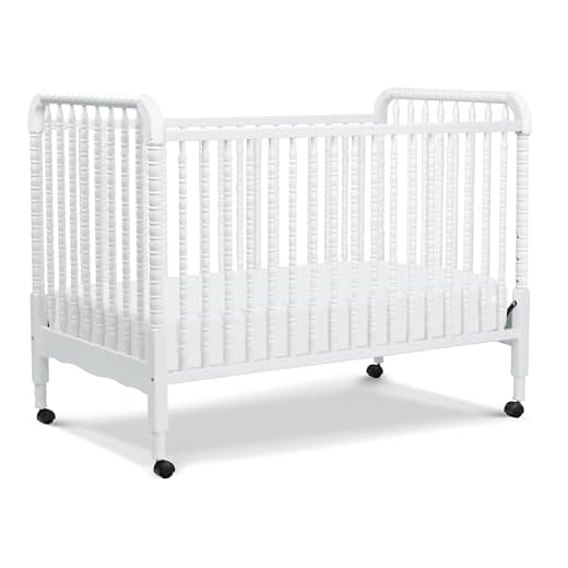 DaVinci Jenny Lind 3-in-1 Convertible Crib in White, Removable Wheels, Greenguard Gold