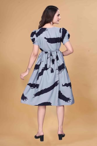 Image of Women's Crepe Floral Print Flared Midi Dress