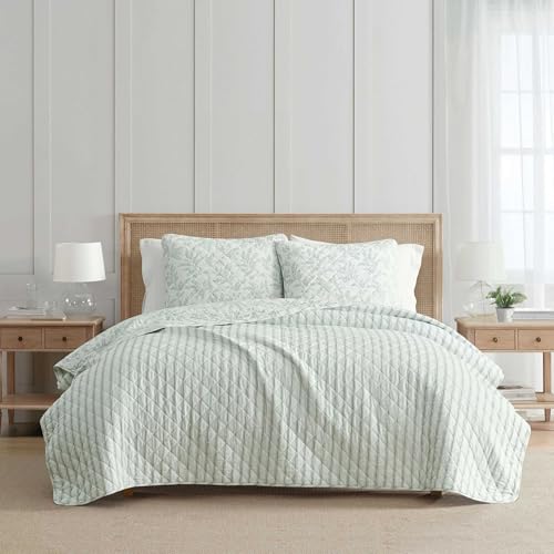Image of Martha Stewart - Queen Quilt Set, 100% Soft & Breathable Bedding with a Lightweight Feel for Year Round Comfort, 2 Piece Bed Set with Matching Pillowcase (Murray Leaves Green)