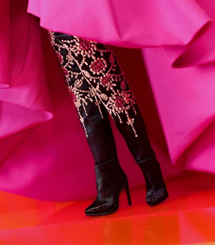 Barbie muñeca con vestido largo fucsia de tafetán miniatura 4