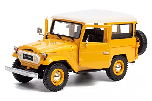 Motormax Toyota Land Cruiser FJ40 1:24 Amarillo