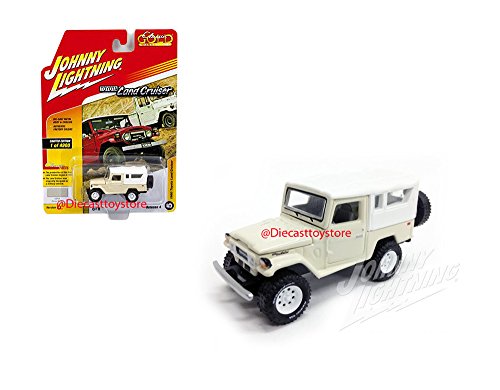 Johnny Lightning DIECAST 1:64 Classic Gold - Version A - 1980 Toyota Land Cruiser (Dune Beige) JLCP7062-24
