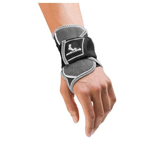 MUELLER Sports Medicine HG80 Premium Wrist Brace, Small/Medium, 0.28 Pound, Black (59637)