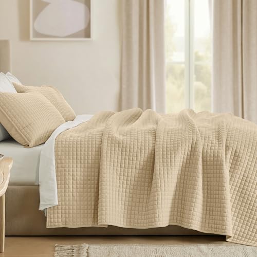 Image of Wonderful 3 Piece Waffle Weave Quilt Set King Size, Beige Lightweight Bedspread Coverlet for All Season, Ultra Soft Microfiber Bedding Set with 2 Pillow Shams, Waffle Pattern Quilted Design 104 inchx94 inch | Breathable & Cozy