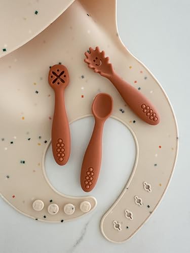 leyla&e Baby Esslernlöffel (3er Set) für eigenständiges Essen | BPA-frei & LFGB-zertifiziert | Spülmaschinenfester Silikonlöffel | Lernlöffel geeignet für BLW (Raw Sienna)