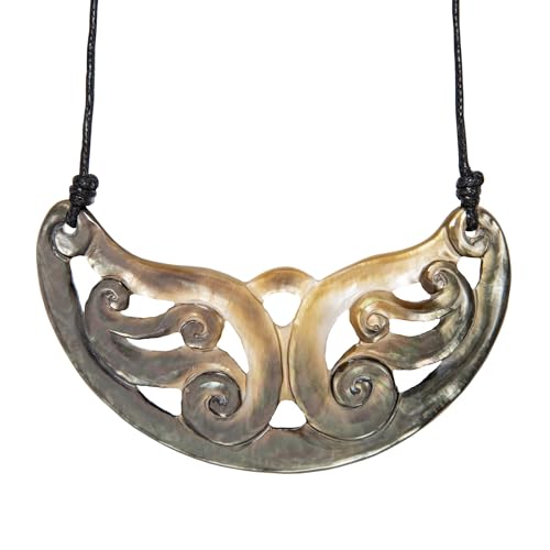 Collar de Peto de Nácar Tallado a Mano con Espiral Calado - Colgante Semicírculo Grande con Patrón Maorí Koru - Collar de Cordón Llamativo para Mujer - Joyería Tribal Hecha a Mano