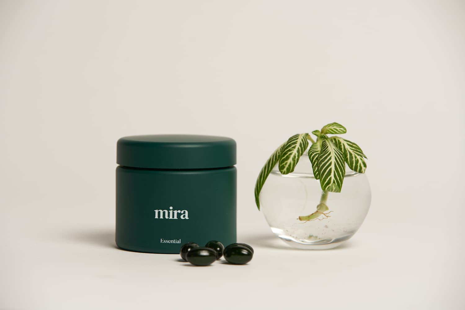 Il multivitaminico con nutrienti essenziali, pensato da e per le donne. Omega 3 DHA vegano, Vitamine D3+K2, folato. 60 giorni