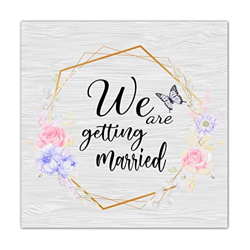 Panneau en bois We're Getting Married de 40 cm décoré de fleurs