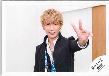 ジャニーズWEST 藤井流星 公式写真 Amazon.co.jp: ジャニーズWEST 公式生写真 （藤井流星）WA00349