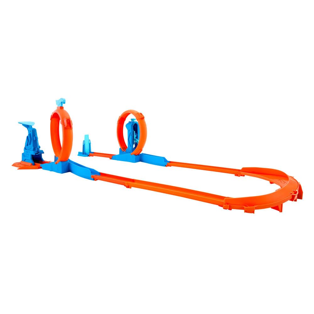 Hot Wheels Track Creator Tor wyścigowy Trzy pętle Zestaw do zabawy: samochód zabawka w skali 1:64, elementy do zbudowania toru z 3 pętlami, system torów Speed Snap Szybki klik i adaptery, JDW39