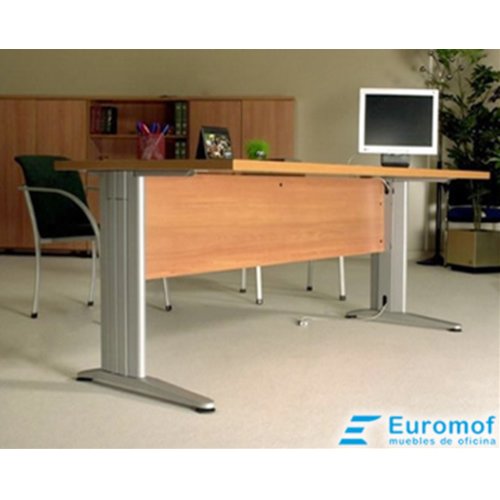 Mesa de Oficina. Euro 3000. Color Nogal Americano. 180x80 cm. Patas en T de Metal.
