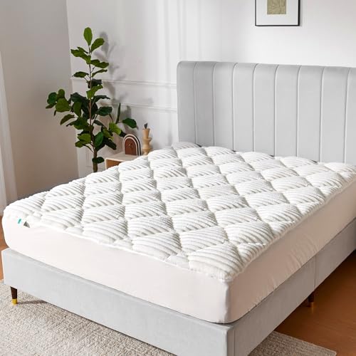 Novilla Coprimaterasso Peluche 120x190 cm, Morbido e Caldo, Imbottitura in Fibra Premium, Delicato sulla Pelle, Coprimaterasso Felpato con Profonda Tasca Elastica di 30 cm, Lavabile, Bianco
