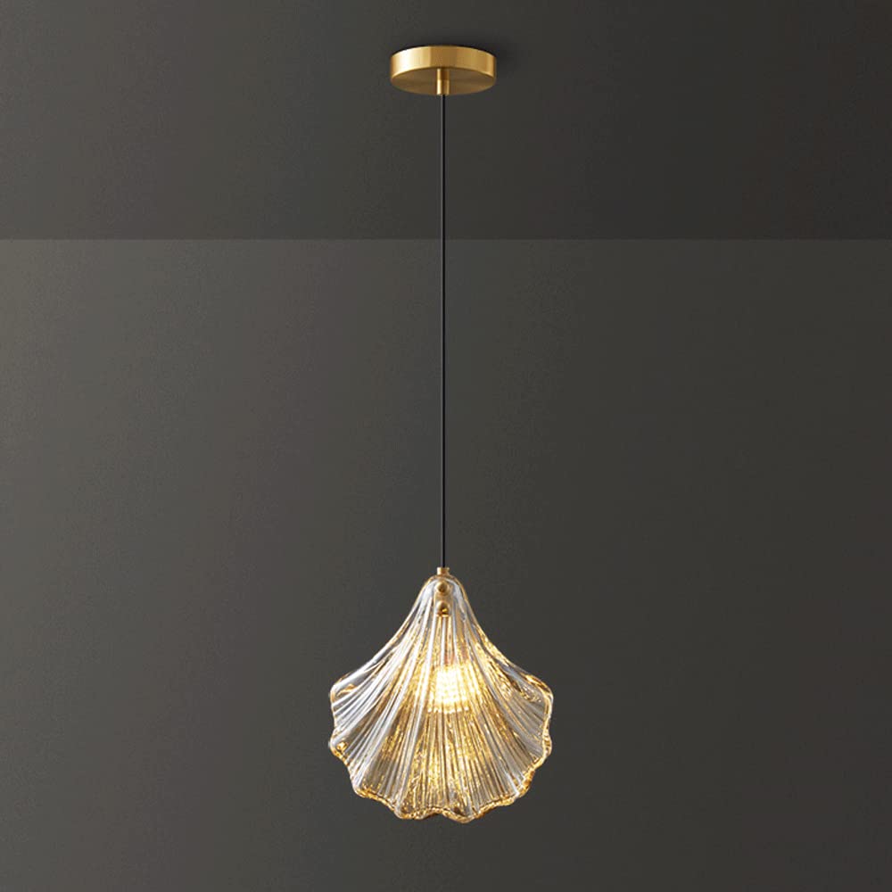 Petit luminaire suspendu E14 pour une chambre cocooning