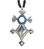 Material: Sterling Silber 925 – Höhe: 4 cm Breite: 2,5 cm, Gewicht: 3,3 g (ohne Halskette) Halskette aus Onyxperlen: 45 cm.