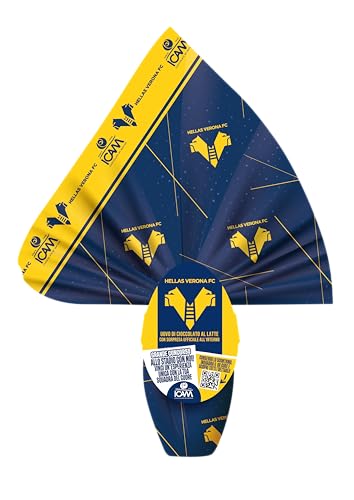 L'uovo è confezionato in una splendida confezione decorativa che lo rende un regalo perfetto per ogni tifoso dell'Hellas Verona. Il QR code sulla confezione ti permetterà di accedere a contenuti esclusivi. Un modo delizioso per combinare la tradizione pasquale con la passione per il calcio e i colori gialloblù. Prodotto da Icam, rinomata azienda dolciaria italiana, questo uovo di cioccolato garantisce qualità e gusto in ogni morso.