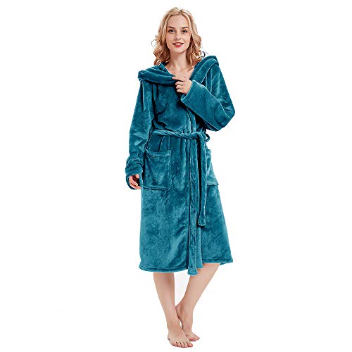 HOLOVE Women's Warm Hooded Fleece Bathrobe Cozy Long Spa Robes for Ladies2