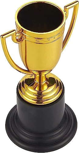 24 عبوة من الجوائز الصغيرة لجميع الاعمار، كأس جوائز ذهبية للمشاركة في البطولات الرياضية والمسابقات