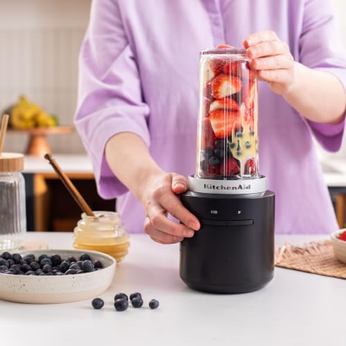 KitchenAid Kabelloser Personal Blender - Go Cordless - 473 ml BPA-freier Becher - Pulse-Taste - Edelstahlklingen - Mit Akku - Schwarz – Bild 4