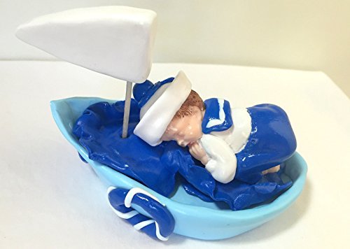 Handmade Miniature Figurine Bebe Vetu D Un Costume Marin Dans Bateau Bleu En Fimo Fait Main Personnalisable Amazon Fr Produits Handmade