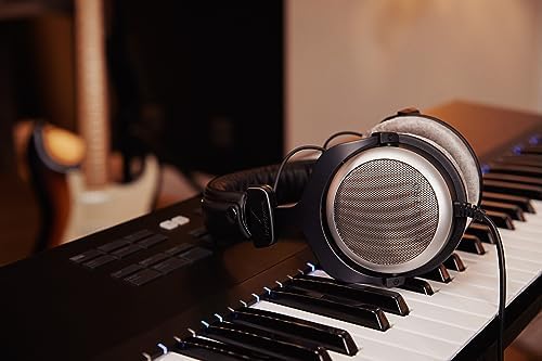 beyerdynamic DT 880 PRO słuchawki nauszne w kolorze czarnym. Półotwarta konstrukcja, przewodowe