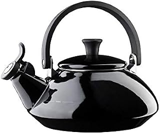 Le Creuset Zen stove kettle with pipe, suitable for all types of cookers including induction, enamelled steel, capacity 1.5 L, glossy black