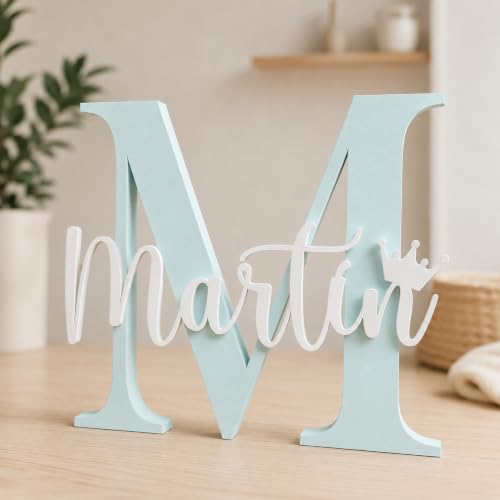 Miniatura 7 de Tres Aristas Letra Decorativa Personalizada Con Mariposa, Dinosaurio O Balon. Regalo Para Niños Y Bebés. Decoración Habitación Infantil, Comuniones, Candy Bar Y Mesas Dulces. Color Y Medida A Elegir