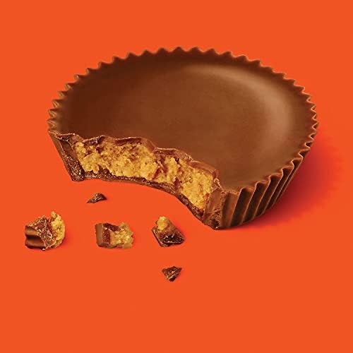 HERSHEY'S, KIT KAT and REESE'S Milk Chocolate Assortment Candy Bars, Individually Wrapped, 45 oz Bulk Value Pack (30 Piece) — view 4