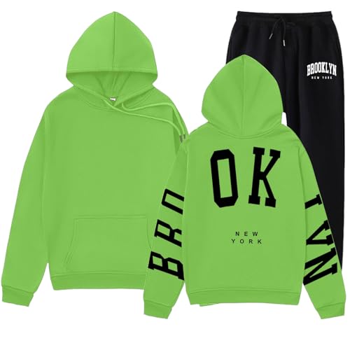 Ensemble sport femme jogging d'hiver avec pull à capuche et pantalon