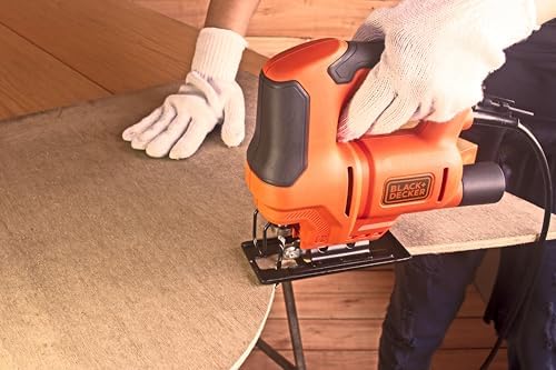 Bild 5 - BLACK+DECKER Stichsäge, 400 W, kompaktes und ergonomisches Design, werkzeugloser Klingenwechsel, abgeschrägter Schnitt 0-45°, akzeptiert "T"-Blätter, Geschwindigkeit 0-3.000 cpm - BES603-QS