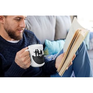 Mug Beatles noir et blanc en céramique. Cadeau original. - Les Beatles, Paul McCartney, John Lennon, RIngo Starr, George Harrison Mug Beatles noir et blanc en céramique. Cadeau original. – Image 4