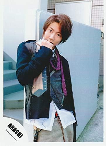 Amazon Co Jp 相葉雅紀 嵐 公式生写真 The Digitalian 衣装紺 白 紫 カメラ目線 手グー ホビー 通販