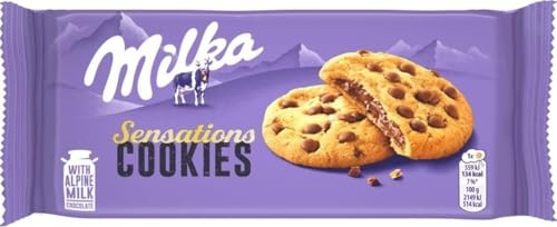 Milka, Cookie Sensations, Biscotto Croccante con Goloso Ripieno Milka e Pepite di Cioccolato al Latte, con Latte Alpino, Cacao Sostenibile, 156g
