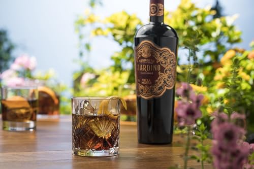 Villa Massa Giardino Tradizionale Rosso Wermut 16% (1x0,7l), ein traditioneller Vermouth di Torino Rosso, hergestellt aus sorgfältig ausgewählten Pflanzen aus den italienischen Alpen