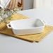 FQDFAYEE Kolorowa wytłaczana porcelanowa blacha do pieczenia ceramiczna taca do piekarnika naczynie do pieczenia grill talerz bufet serwowanie nordycki makaron talerz sałatkowy ciasto obiad naczynia do pieczenia (kolor: biały 23,5 cm)