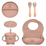 🥣 Vajilla bebe silicona 7 piezas: Nuestra vajilla cuenta con todos los utensilios necesarios para el inicio de la alimentación de su bebe, incluye babero suave y ajustable al cuello e impermeable, plato con ventosa, cuchara y tenedor con cuerpo de madera y punta suave de silicona y taza de aprendizaje con 2 tapas, para ser usada como taza de bebidas o como recipiente de snack.