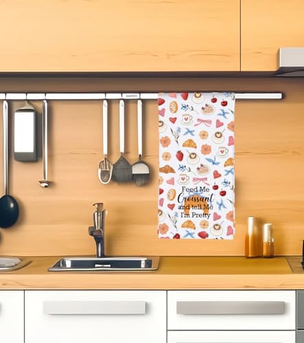 Torchon de cuisine croissant : l'accessoire parfait contre la routine