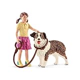 SCHLEICH Farm World | Hundehütte 42376 | Set inkl. Hütte, Mädchen Figur & Zubehör | tolles Geschenk für Jungen und Mädchen | Bauernhof Spielzeug ab 3 Jahre | 11 Teile | exklusiv bei Amazon