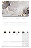 KOMPAKTER KLASSIKER - Tischkalender im Miniformat für jede Gelegenheit: ob zu Hause, unterwegs, im Homeoffice, auf Geschäftsreisen oder im Büro. Dank seiner handlichen Maße mit 16 x 9 cm findet er überall seinen Platz!