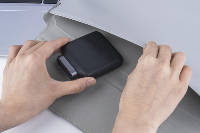 Xoopar Iné Oda Batería Magnética 5000 mAh de Piel Reciclada - Negro | Batería magnética de 5000 mAh en piel reciclada: recarga tu móvil 2 veces, puertos USB-C y Lightning