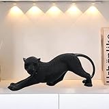 Moderne Leopardenskulptur: Diese langlebige Leopardenskulptur aus Kunstharz ist ein herausragendes Stück für alle, die Tierstatuen als Heimdekoration lieben. Sein schlankes Design macht es ideal als Schreibtischdekoration, Leopardenfigur oder Statement-Leoparden-Tischdekoration.